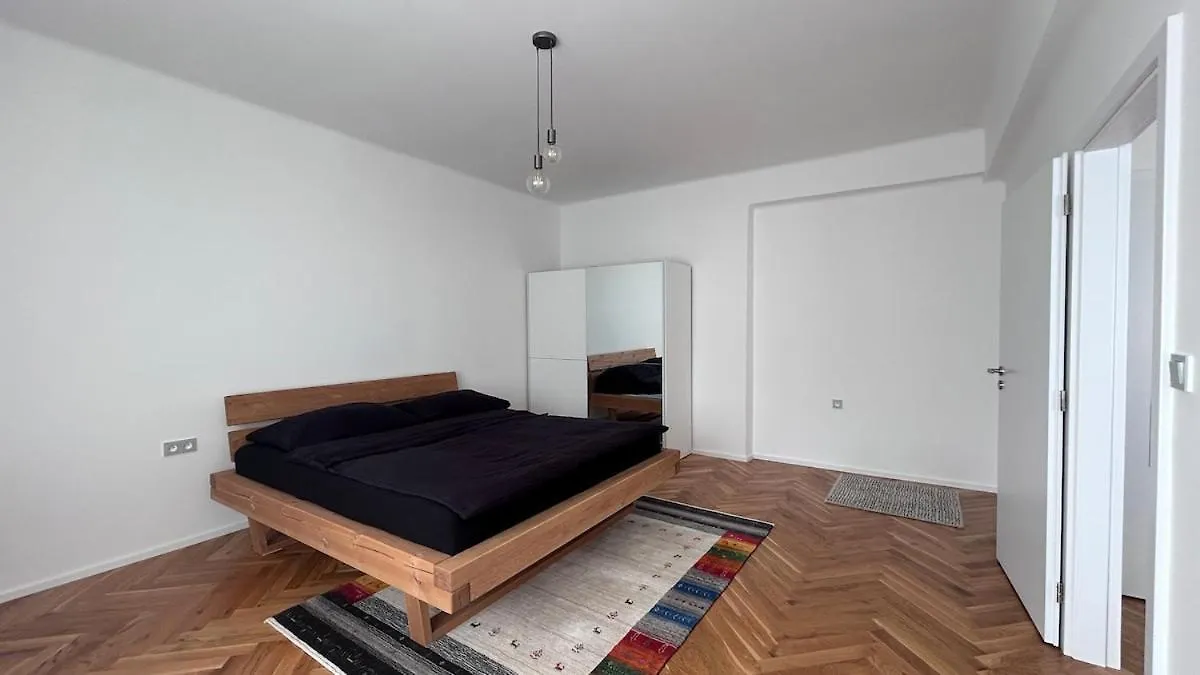 Modern And New Apartment Close To Downtown Praga República Checa