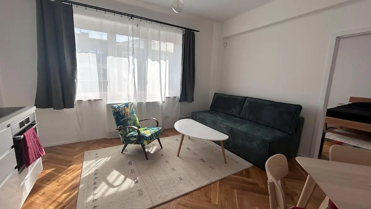 Modern And New Apartment Close To Downtown Praga