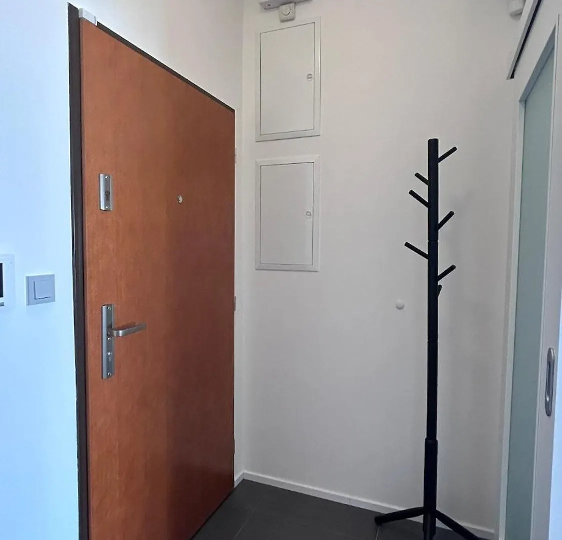 Modern And New Apartment Close To Downtown Praga