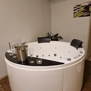 Dobrovskeho Apartment