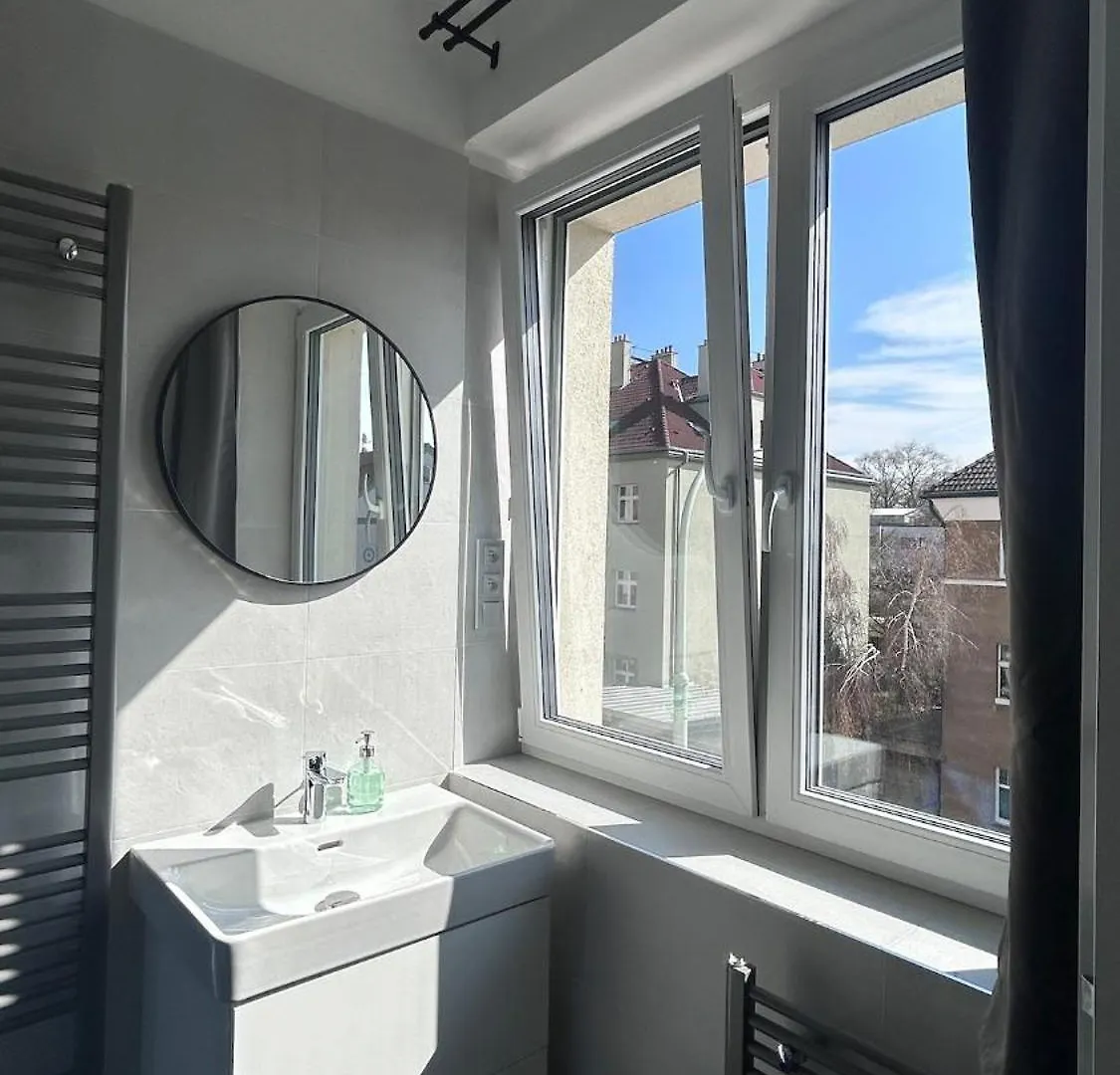 Modern And New Apartment Close To Downtown Prague 0*,